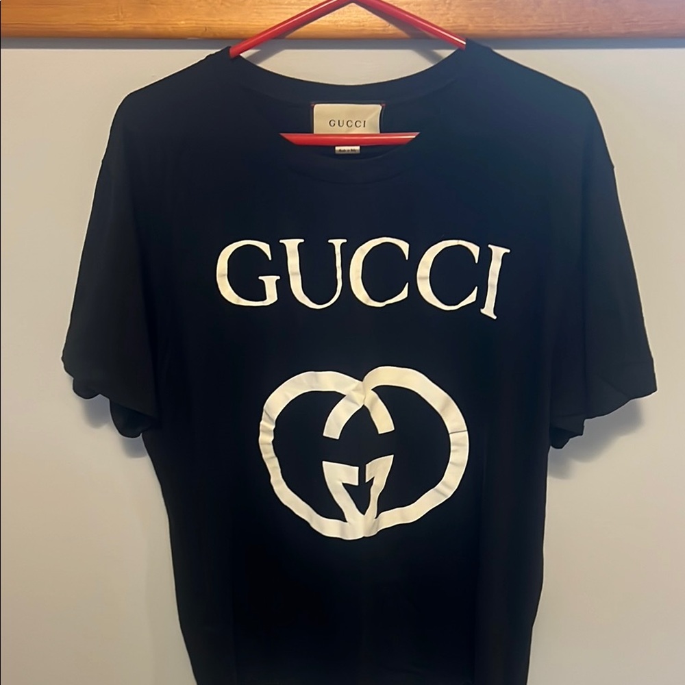 Gucci Black and White Label Detail